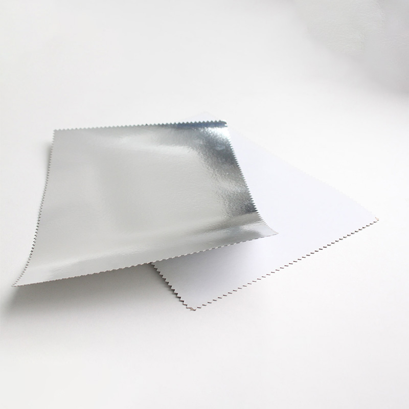 Kertas Aluminium Perak Berlogam