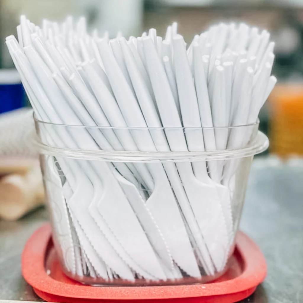 Pisau Plastik Sekali Pakai